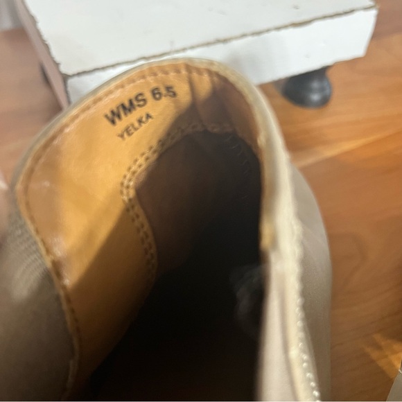 Women’s Dolce Vita Yelka Taupe Booties Stacked Heels Size 6.5 - Picture 7 of 7